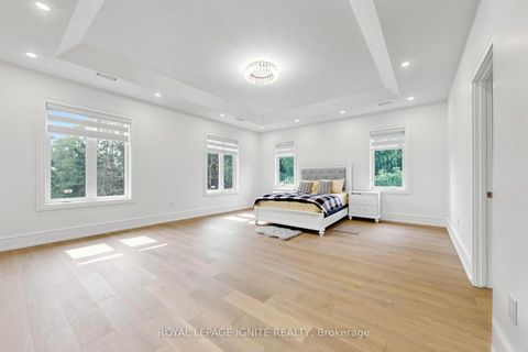 Photo 19 at 26 Devondale Avenue, Newtonbrook West, Toronto
