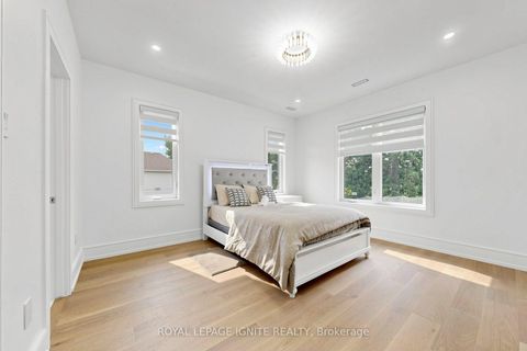 Photo 24 at 26 Devondale Avenue, Newtonbrook West, Toronto