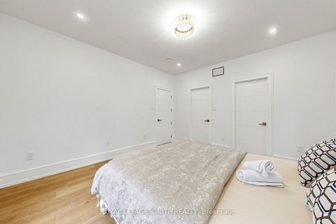 Photo 25 at 26 Devondale Avenue, Newtonbrook West, Toronto