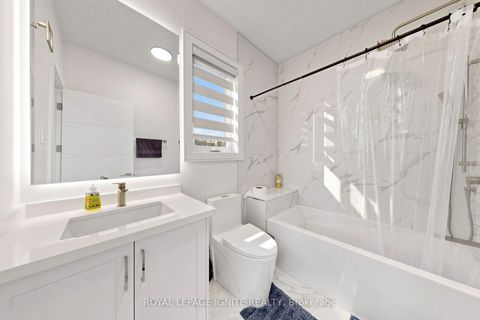 Photo 31 at 26 Devondale Avenue, Newtonbrook West, Toronto