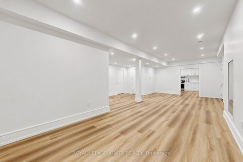 Photo 35 at 26 Devondale Avenue, Newtonbrook West, Toronto