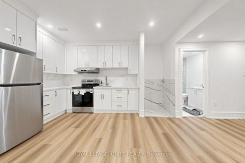 Photo 36 at 26 Devondale Avenue, Newtonbrook West, Toronto
