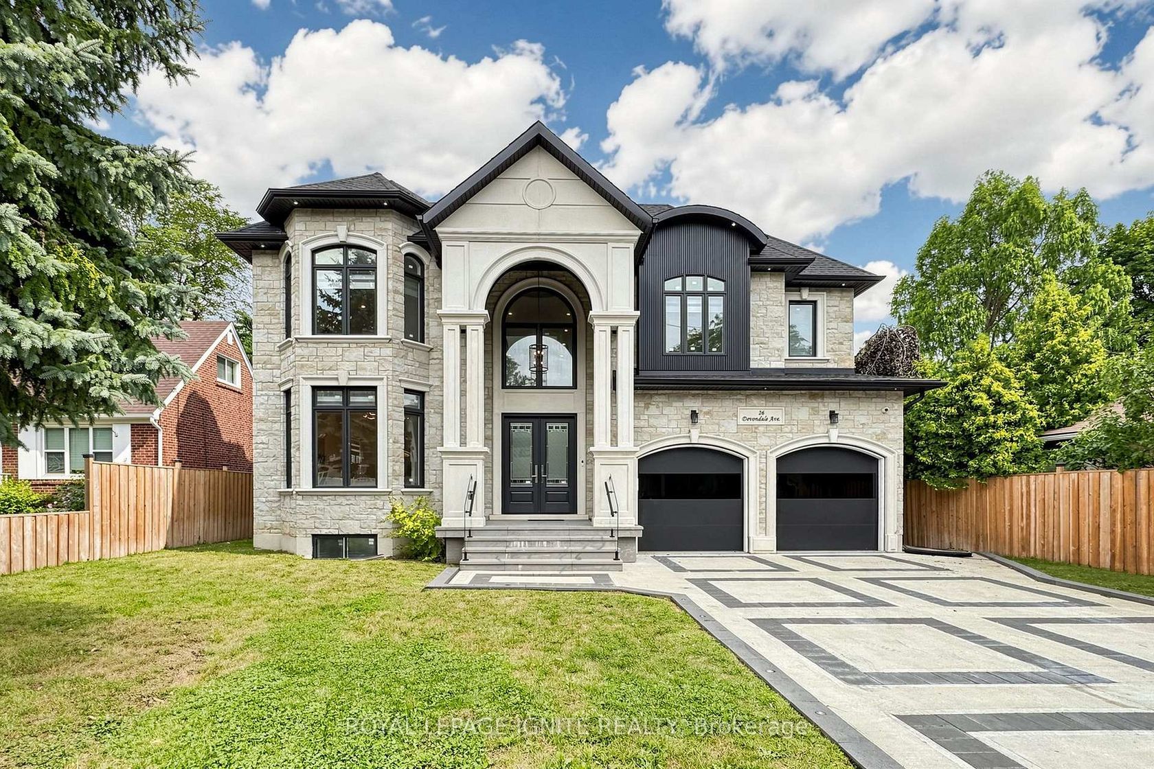 26 Devondale Avenue, Newtonbrook West, Toronto 