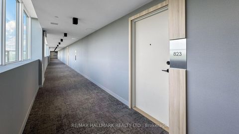 Photo 3 at 823 - 1050 Eastern Avenue, The Beaches, Toronto