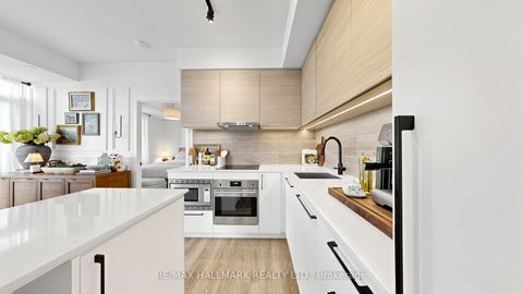 Photo 14 at 823 - 1050 Eastern Avenue, The Beaches, Toronto