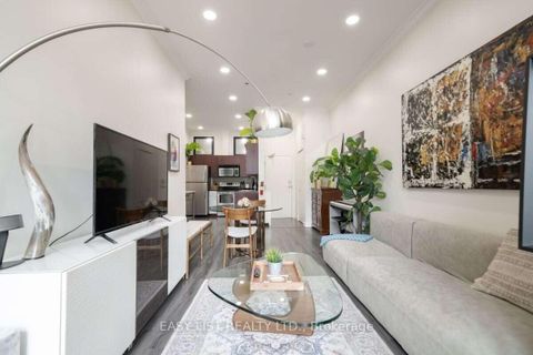 Photo 12 at 101 - 373 Front Street W, Waterfront Communities C1, Toronto