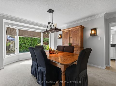 Photo 5 at 36 Trillium Drive, Aurora Highlands, Aurora