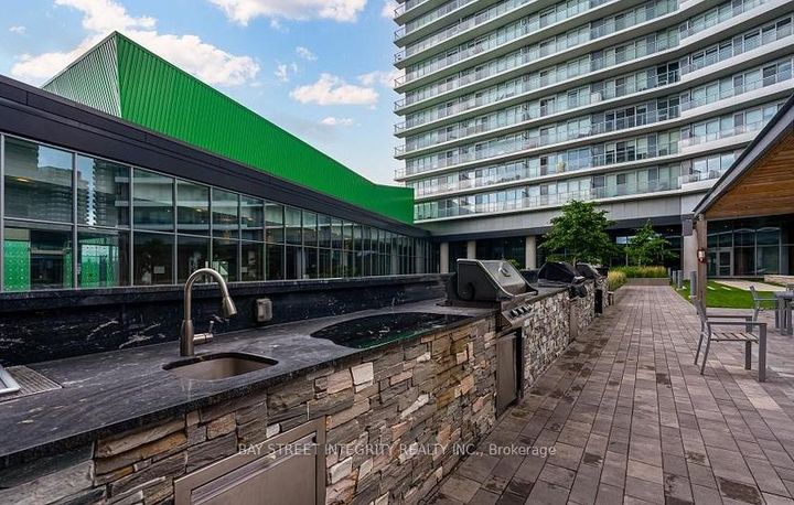Photo 3 at 303 - 117 McMahon Drive, Bayview Village, Toronto