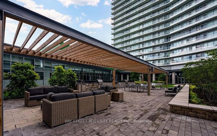 Photo 4 at 303 - 117 McMahon Drive, Bayview Village, Toronto