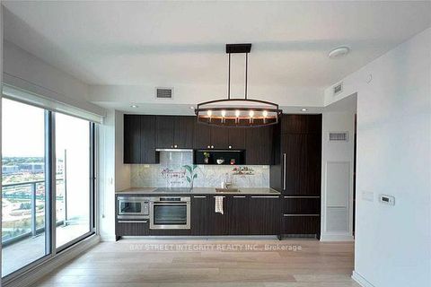 Photo 21 at 303 - 117 McMahon Drive, Bayview Village, Toronto