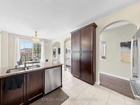Photo 12 at 88 Sweet Anna Court, Patterson, Vaughan