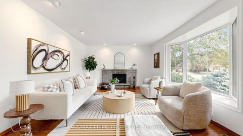 Photo 5 at 3 Leeswood Crescent E, Agincourt North, Toronto