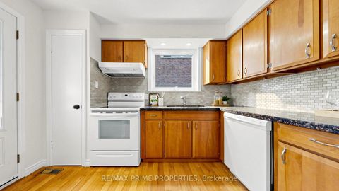 Photo 14 at 3 Leeswood Crescent E, Agincourt North, Toronto