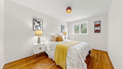 Photo 25 at 3 Leeswood Crescent E, Agincourt North, Toronto