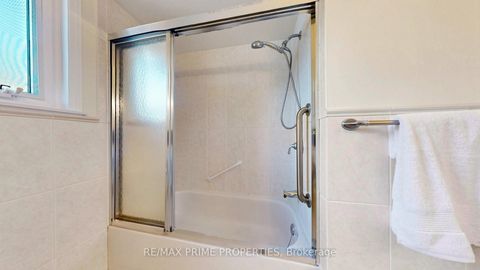 Photo 31 at 3 Leeswood Crescent E, Agincourt North, Toronto