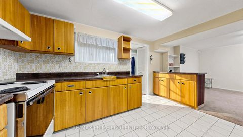 Photo 38 at 3 Leeswood Crescent E, Agincourt North, Toronto