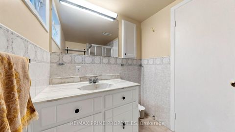 Photo 40 at 3 Leeswood Crescent E, Agincourt North, Toronto