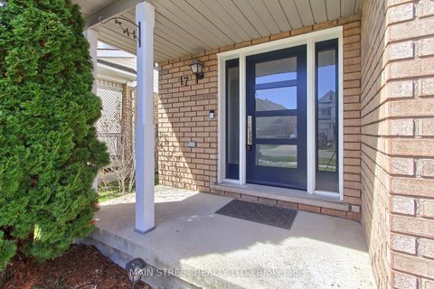 Photo 3 at 17 Hirst Avenue, Keswick South, Georgina