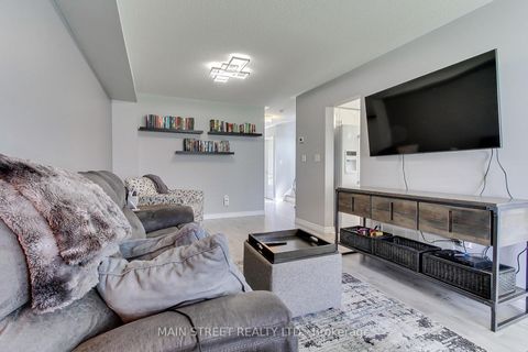 Photo 11 at 17 Hirst Avenue, Keswick South, Georgina