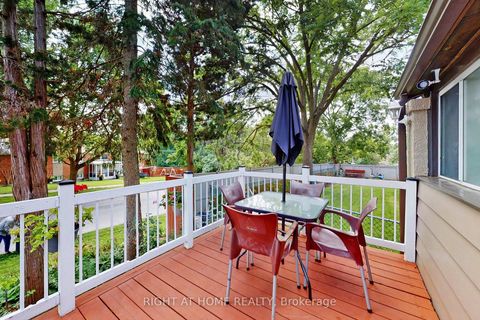 Photo 3 at 1 Edgebrook Drive, Beaumonde Heights, Toronto