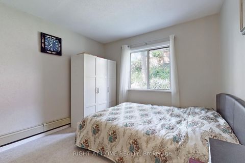 Photo 16 at 1 Edgebrook Drive, Beaumonde Heights, Toronto