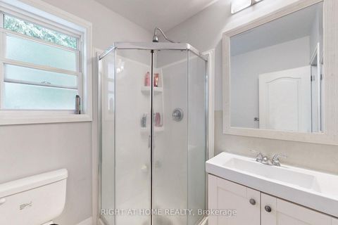 Photo 17 at 1 Edgebrook Drive, Beaumonde Heights, Toronto