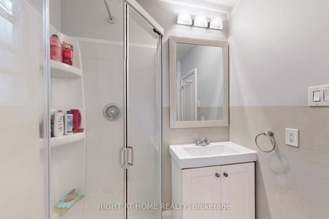 Photo 18 at 1 Edgebrook Drive, Beaumonde Heights, Toronto