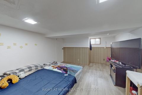 Photo 24 at 1 Edgebrook Drive, Beaumonde Heights, Toronto