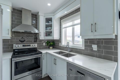 Photo 14 at 19 Cardinal Street, Cundles East, Barrie