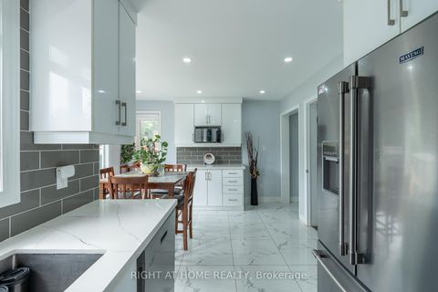 Photo 15 at 19 Cardinal Street, Cundles East, Barrie