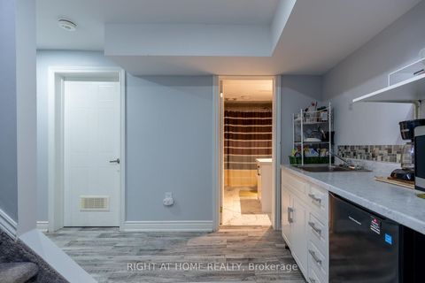 Photo 41 at 19 Cardinal Street, Cundles East, Barrie