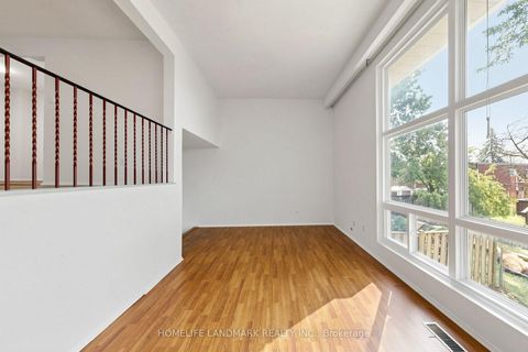 Photo 7 at 8 Rusty Crest Way, Don Valley Village, Toronto