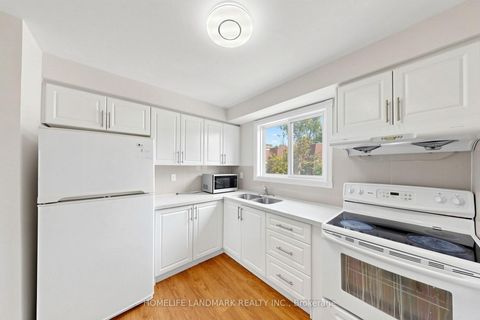 Photo 9 at 8 Rusty Crest Way, Don Valley Village, Toronto