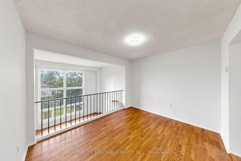Photo 11 at 8 Rusty Crest Way, Don Valley Village, Toronto