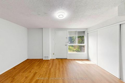 Photo 33 at 8 Rusty Crest Way, Don Valley Village, Toronto