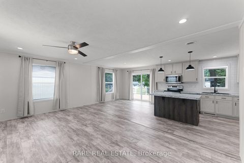 Photo 2 at 76 Linden Lane, Alcona, Innisfil