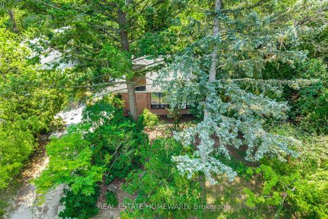 Photo 2 at 3 Shadwell Place, Don Mills, Toronto