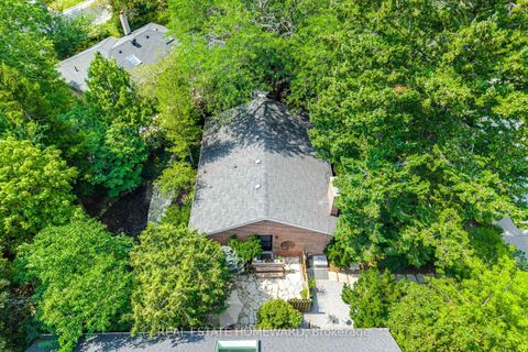 Photo 4 at 3 Shadwell Place, Don Mills, Toronto