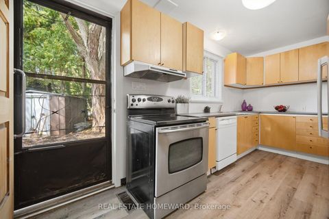 Photo 15 at 3 Shadwell Place, Don Mills, Toronto