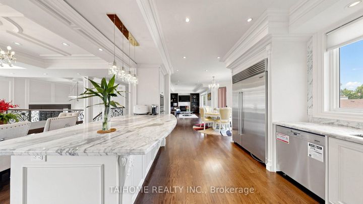 Photo 11 at 38 Foxwarren Drive, Bayview Village, Toronto
