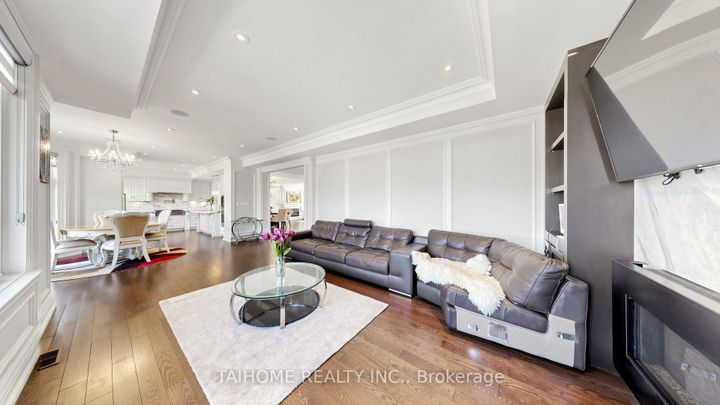 Photo 13 at 38 Foxwarren Drive, Bayview Village, Toronto