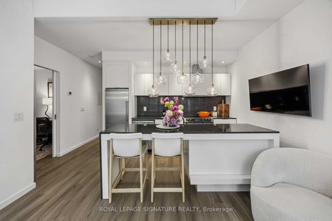 Photo 3 at 202 - 8 Charlotte Street, Waterfront Communities C1, Toronto