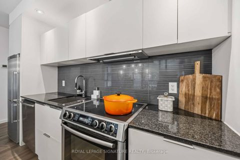 Photo 9 at 202 - 8 Charlotte Street, Waterfront Communities C1, Toronto