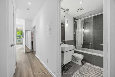 Photo 22 at 202 - 8 Charlotte Street, Waterfront Communities C1, Toronto
