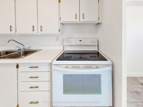 Photo 19 at 1406 - 1350 York Mills Road, Donalda, Toronto