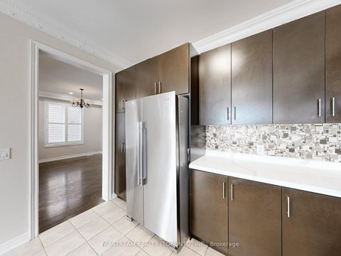 Photo 12 at 224 Aspenwood Drive, Woodland Hill, Newmarket