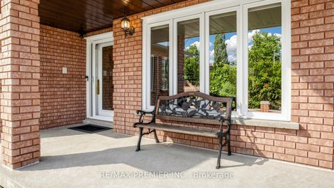 Photo 5 at 261 Morning Star Drive, West Woodbridge, Vaughan