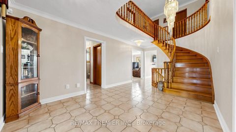 Photo 7 at 261 Morning Star Drive, West Woodbridge, Vaughan