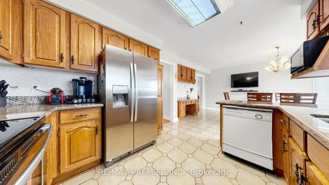 Photo 11 at 261 Morning Star Drive, West Woodbridge, Vaughan