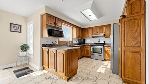 Photo 13 at 261 Morning Star Drive, West Woodbridge, Vaughan